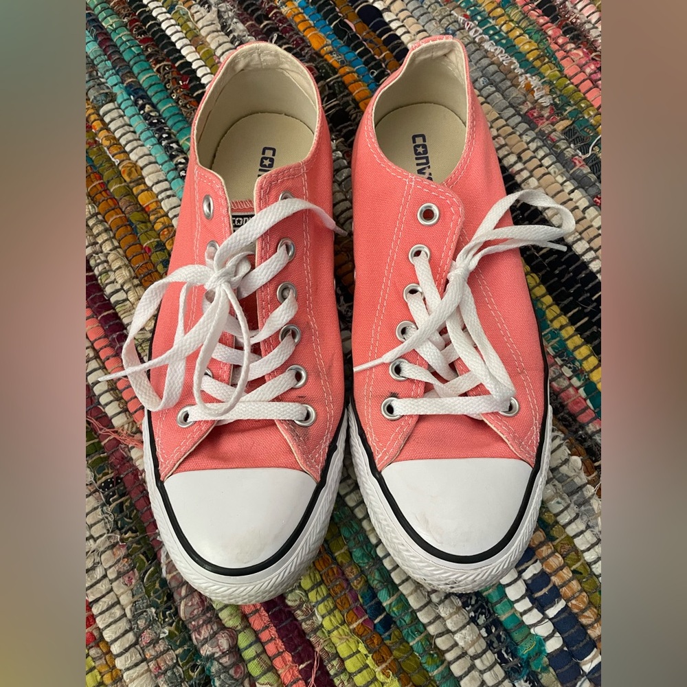 Converse Low Tops - Bubblegum Pink